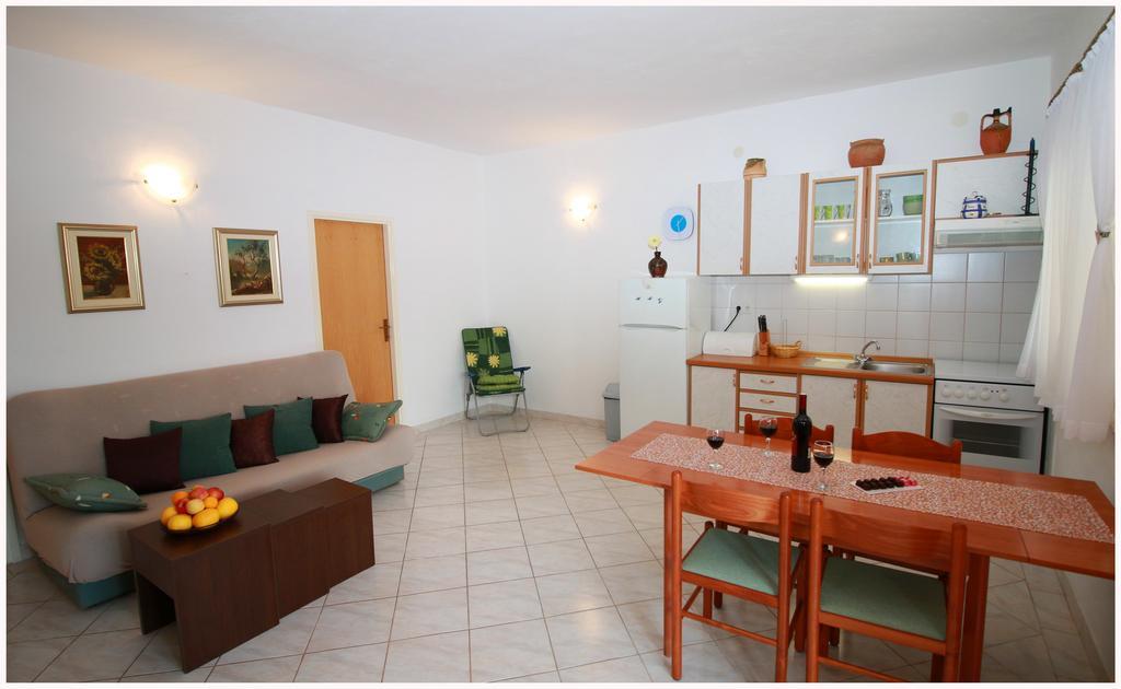 Apartment Benjamin Rogoznica  Eksteriør billede